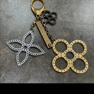 Louis Vuitton Gold and Silver Floral Key Holder